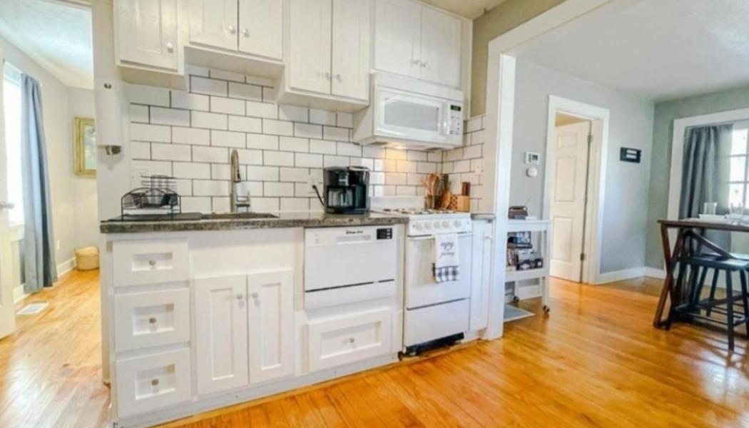 Charming Cottage In Morganton With Ample Parking Eksteriør billede
